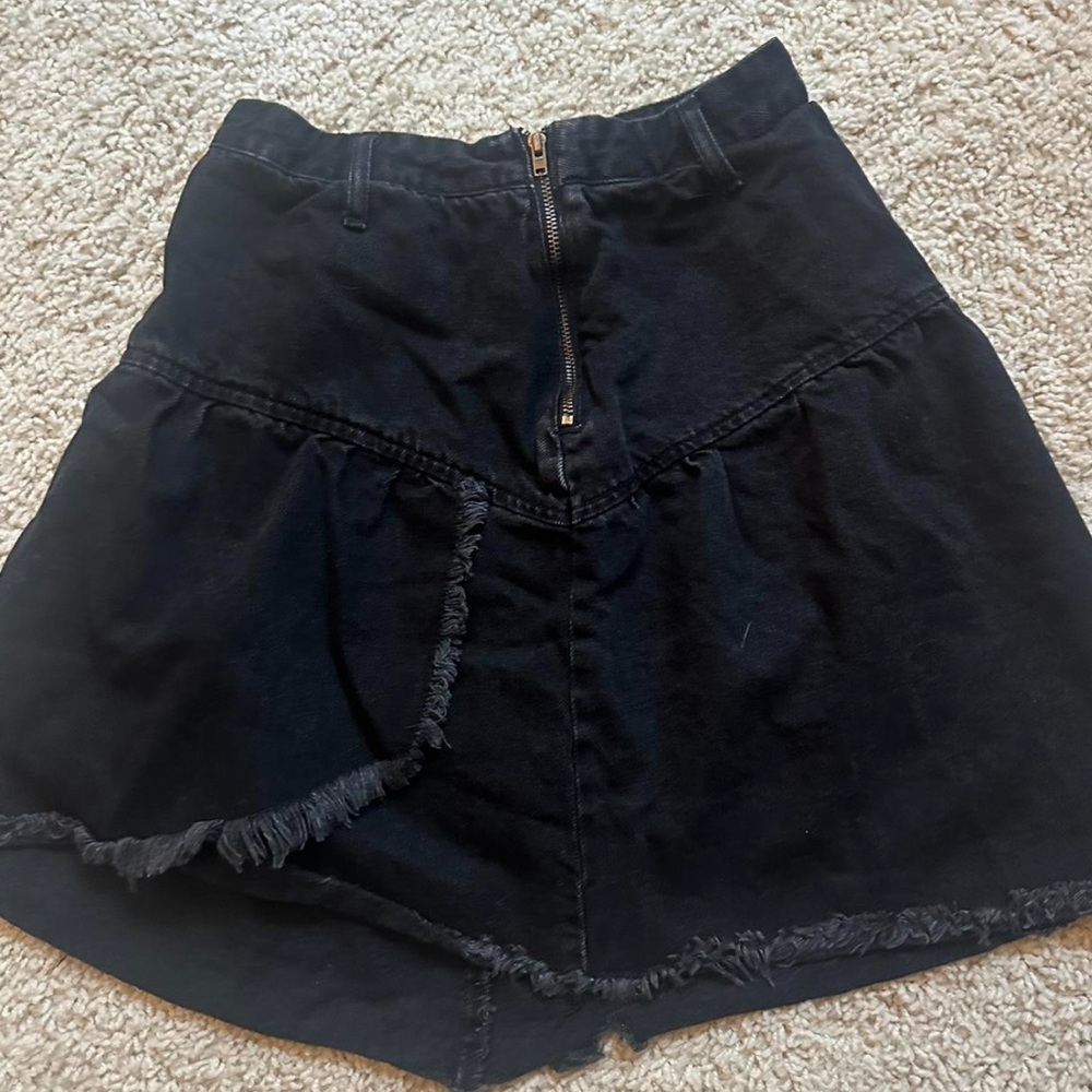 Nlack denim skirt